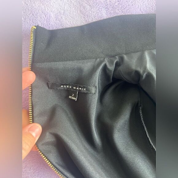 ALEX MARIE GORGEOUS LONG SLEEVE DRESS WITH BOWS DOWN SLEEVE SIZE 2 - Picture 2 of 6